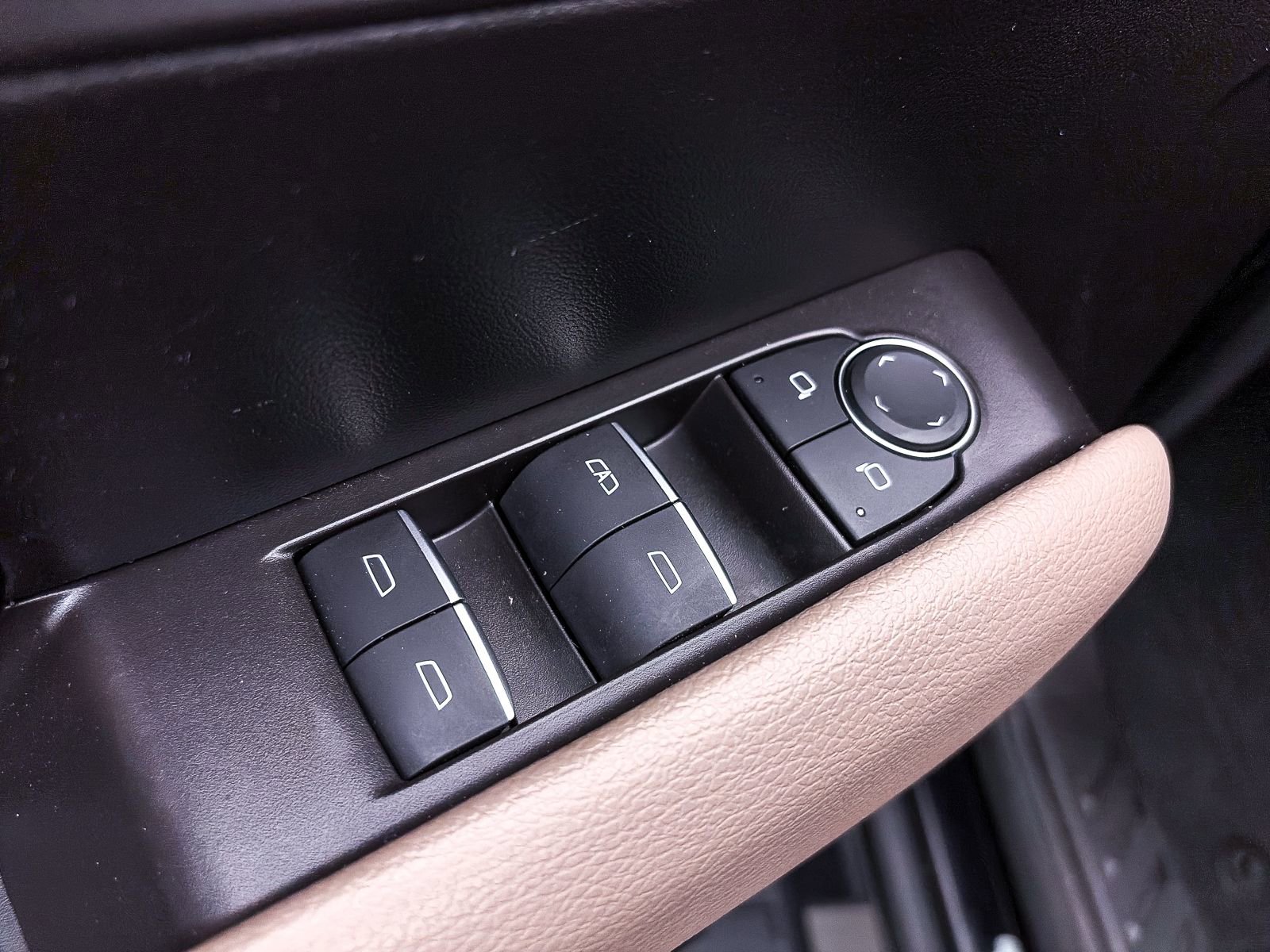 Used 2024 GMC Canyon Denali w/ LPO, Denali Black Edition AWD/4WD image 20