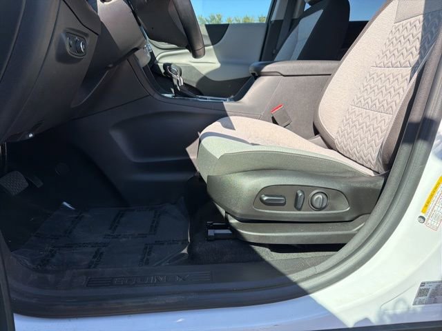 Used 2023 Chevrolet Equinox LT w/ Driver Convenience Package AWD/4WD image 14