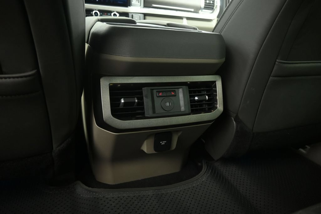 New 2026 Ford F450 Platinum w/ Platinum Plus Package AWD/4WD image 17