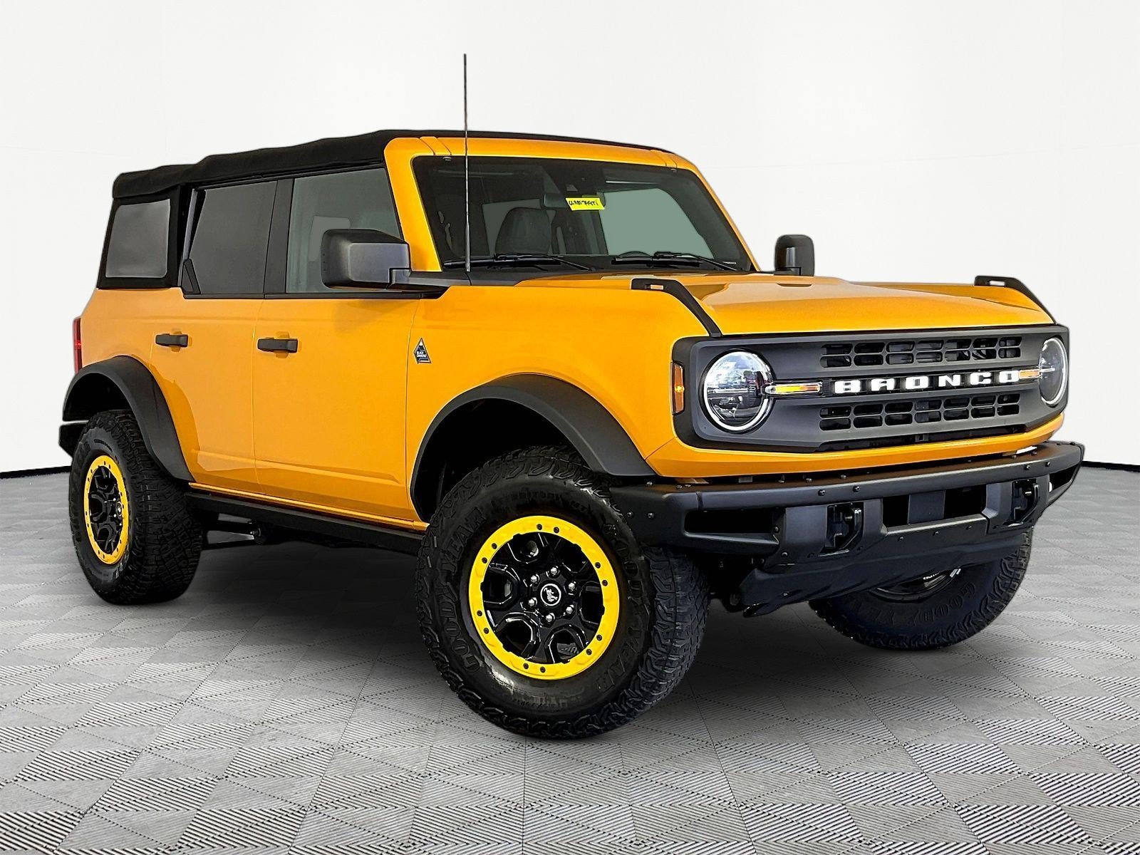 Used 2022 Ford Bronco Black Diamond w/ Sasquatch Package AWD/4WD image 3