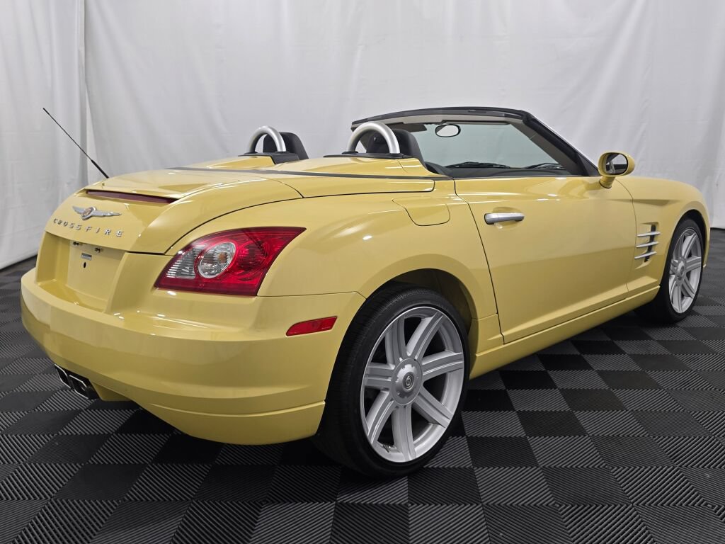 Used 2005 Chrysler Crossfire Limited RWD image 26