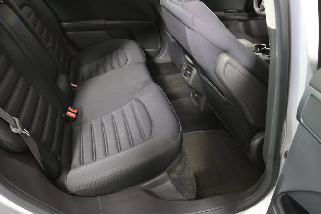 Used 2015 Ford Fusion SE FWD image 22