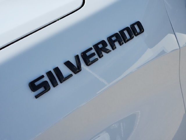Used 2024 Chevrolet Silverado 1500 LT RWD image 9
