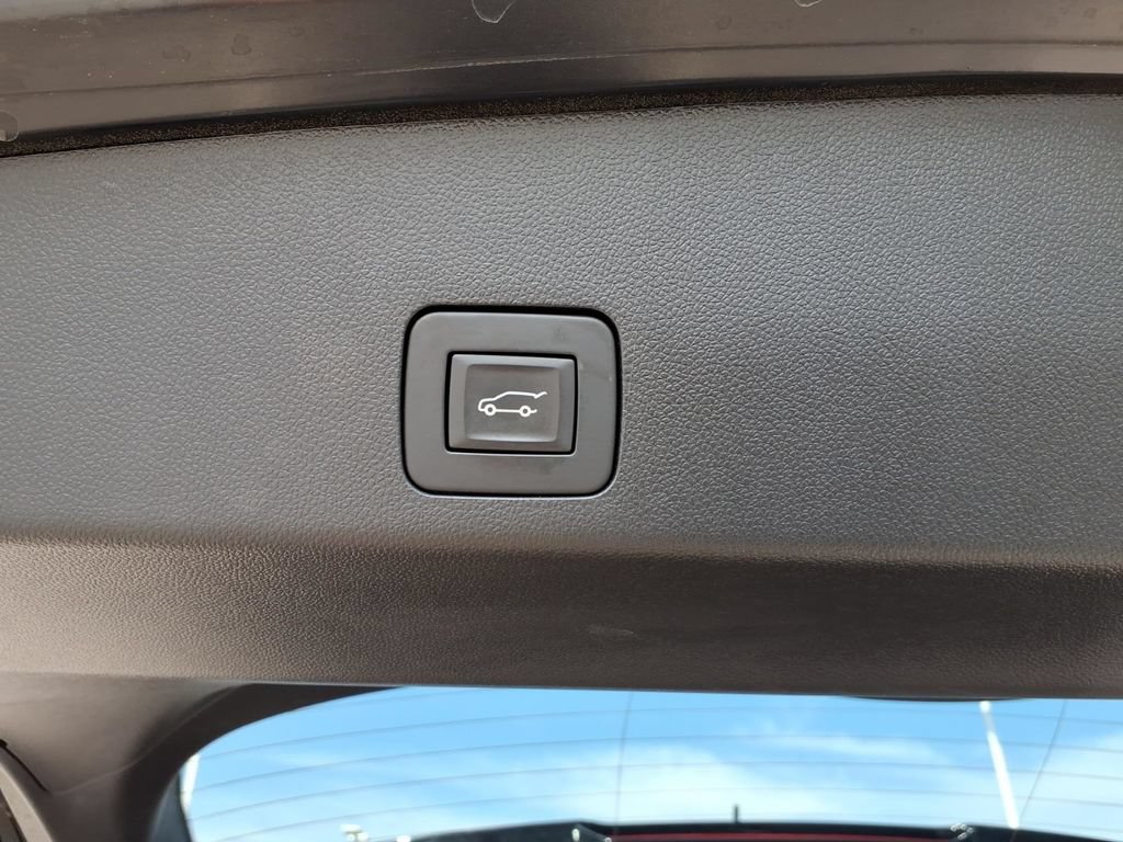 Certified 2023 Buick Encore GX Select w/ Sport Touring Package FWD image 11