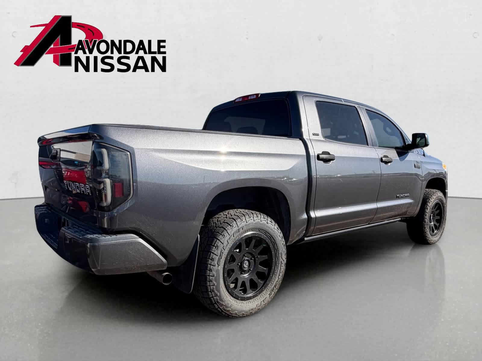Used 2017 Toyota Tundra SR5 w/ SR5 Upgrade Package RWD image 3