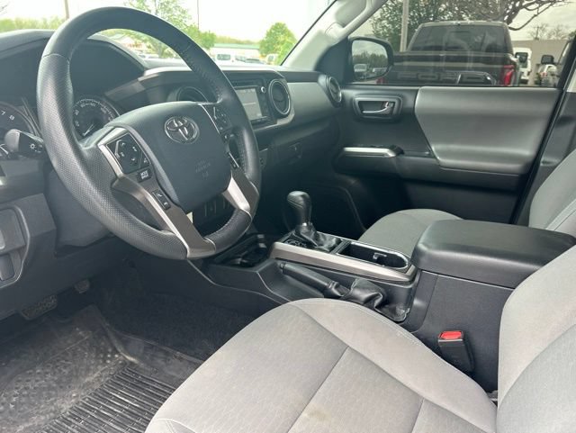 Used 2019 Toyota Tacoma SR5 AWD/4WD image 19