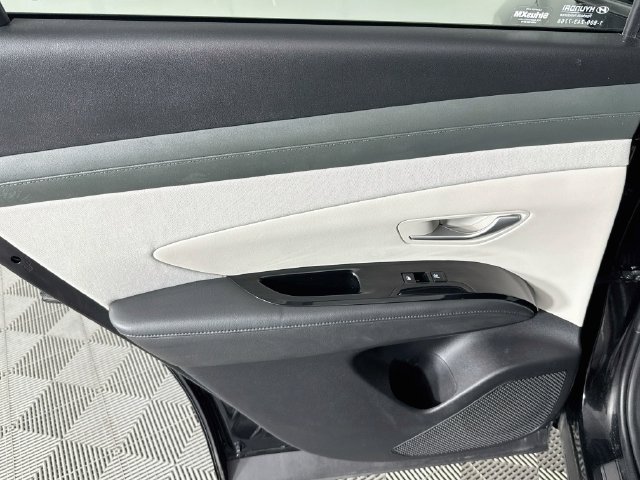 Used 2025 Hyundai Tucson Limited FWD image 22