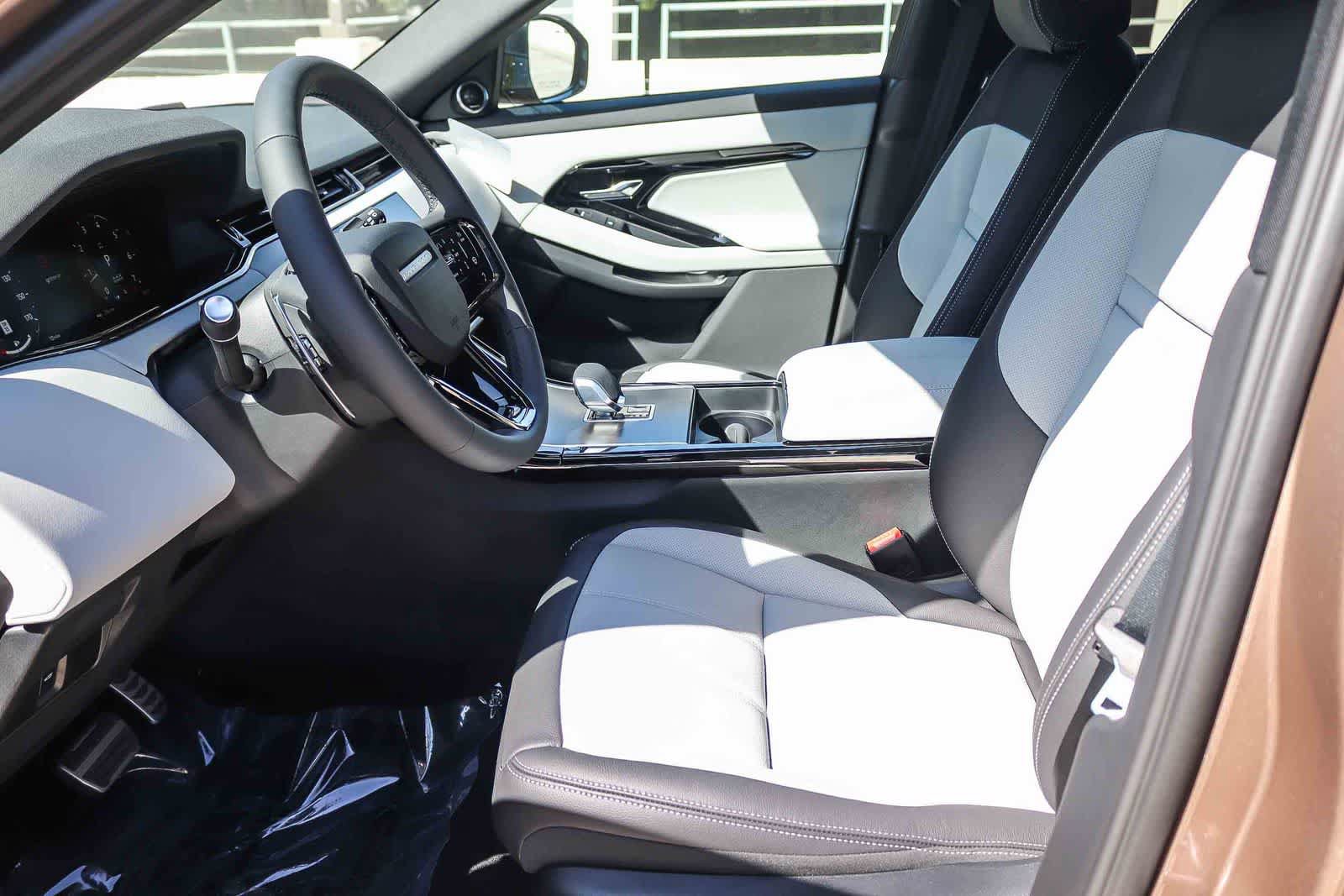 New 2026 Land Rover Range Rover Evoque Hoxton AWD/4WD image 12