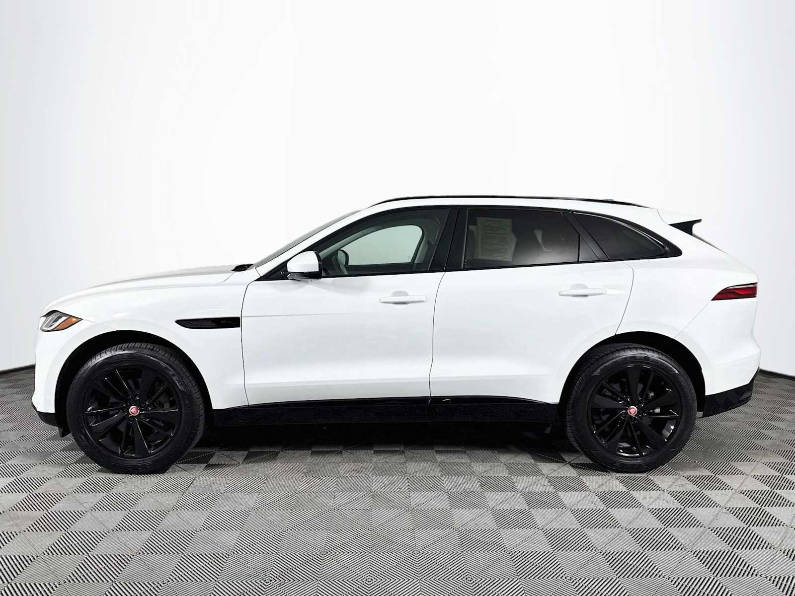 Used 2023 Jaguar F-PACE S AWD/4WD image 8