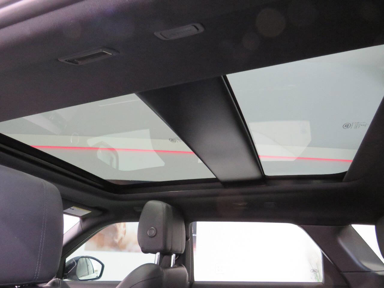 Used 2020 Land Rover Range Rover Evoque R-Dynamic S image 26