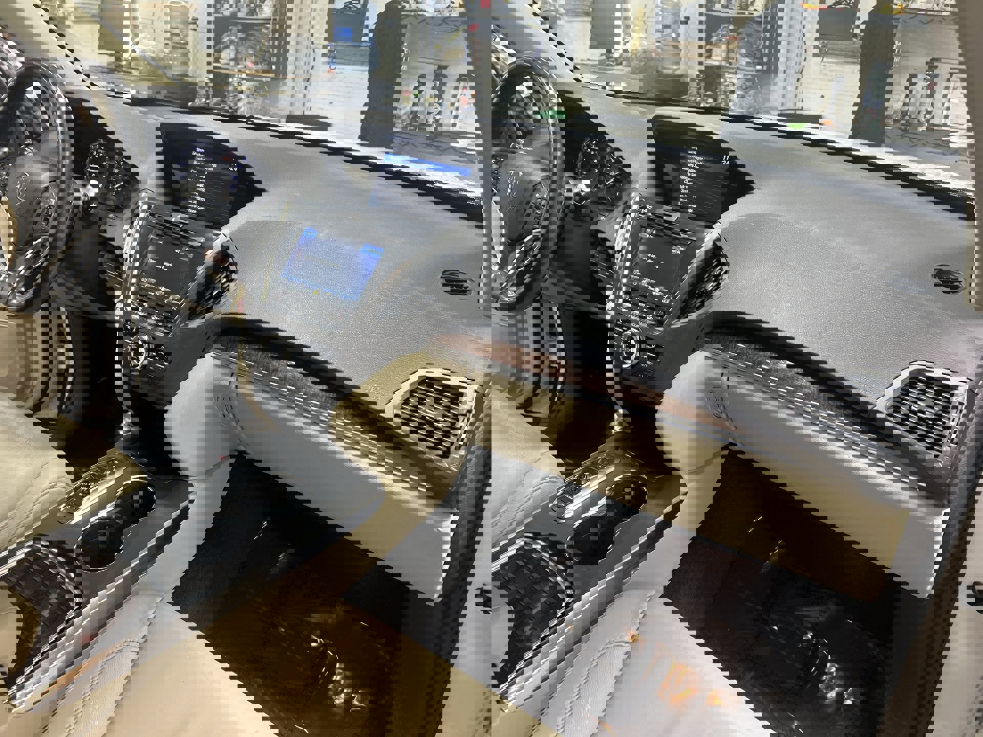 Used 2020 Acura MDX SH-AWD image 30