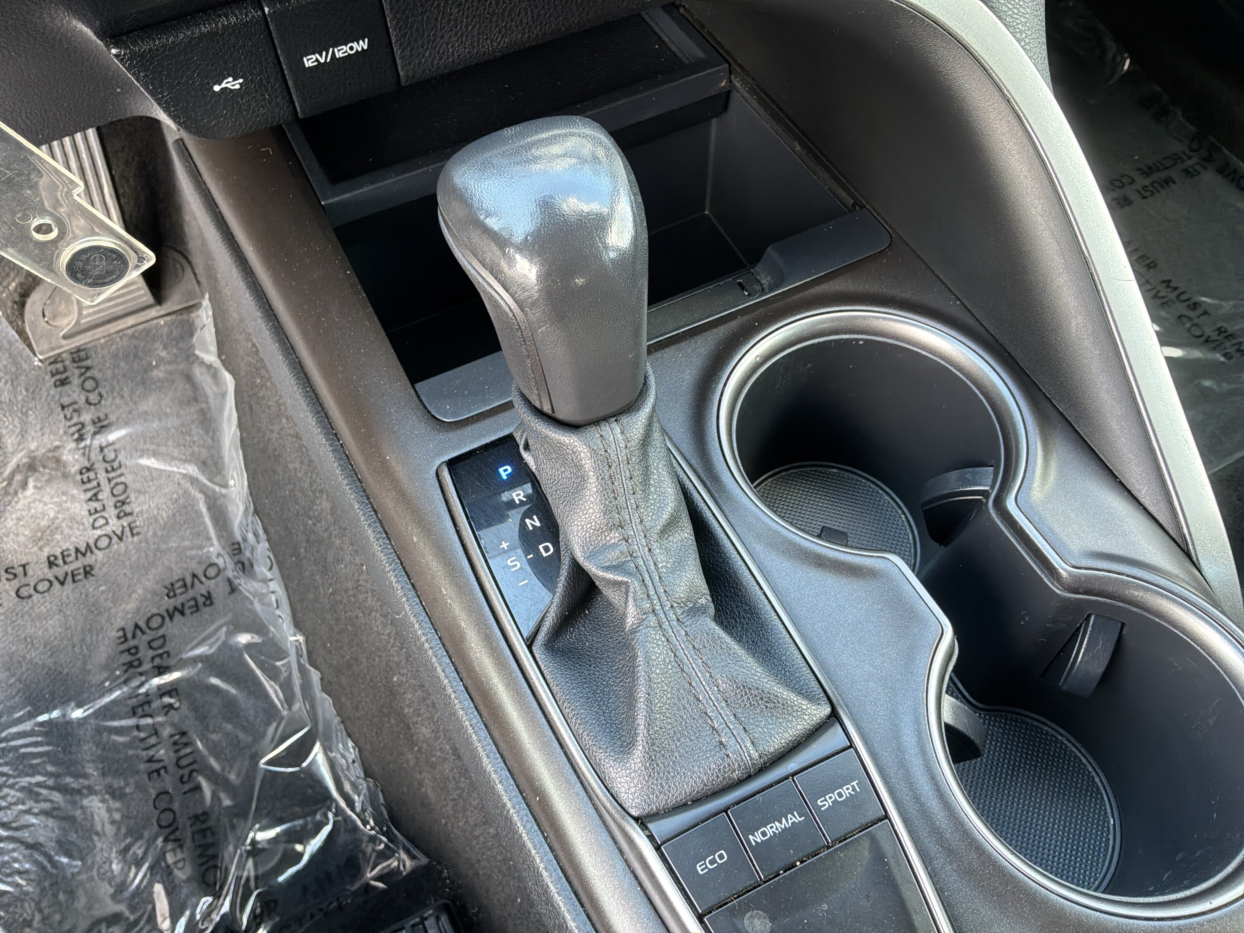Used 2022 Toyota Camry SE FWD image 26