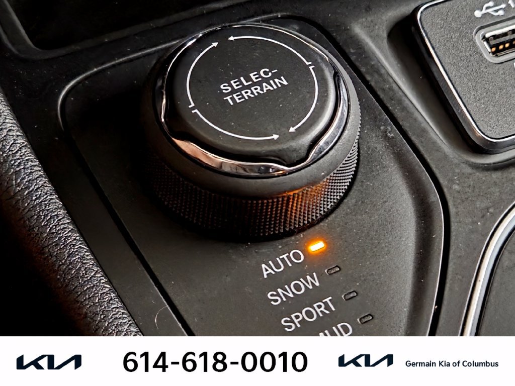 Used 2021 Jeep Cherokee Latitude Lux AWD/4WD image 32