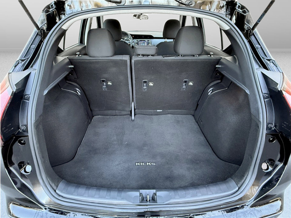 Used 2021 Nissan Kicks S image 20