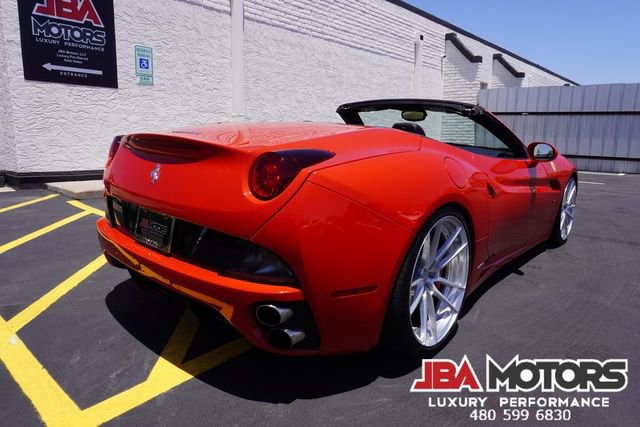 Used 2014 Ferrari California RWD image 22