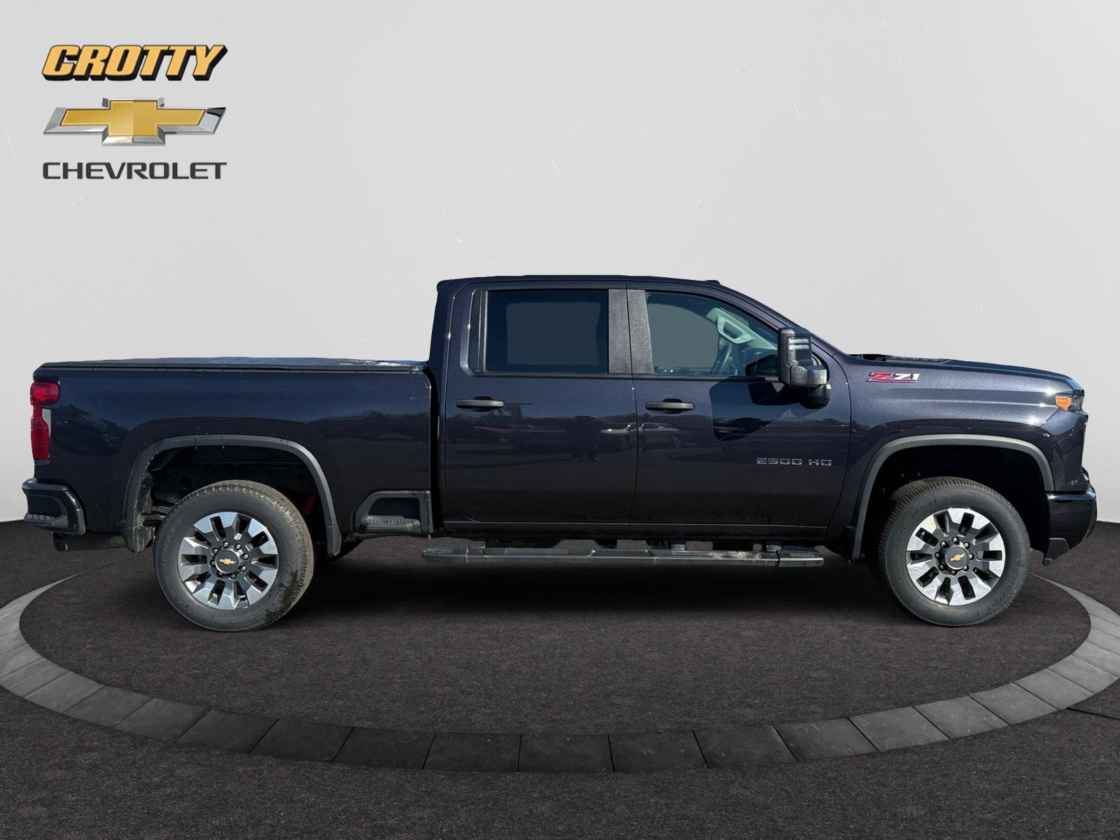 Used 2024 Chevrolet Silverado 2500 Custom w/ Custom Value Package image 6