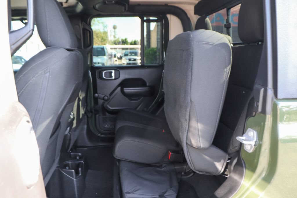 Used 2023 Jeep Gladiator Sport AWD/4WD image 33