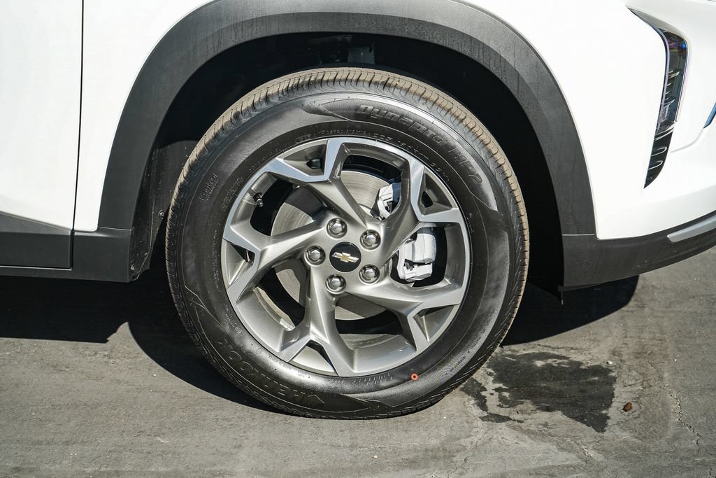 New 2026 Chevrolet Trax LT w/ Driver Confidence Package FWD image 10