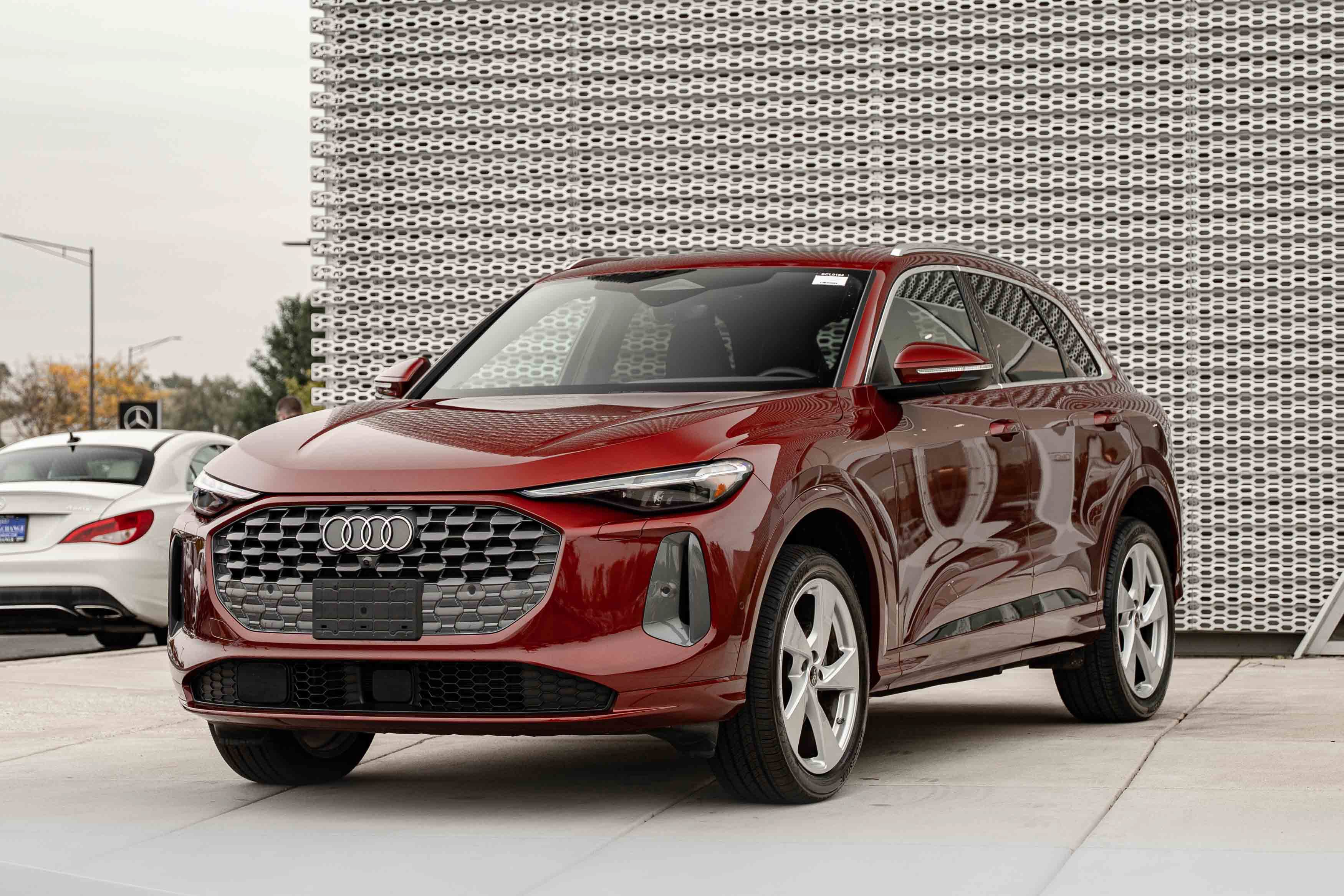 Certified 2025 Audi Q5 Premium AWD/4WD image 7