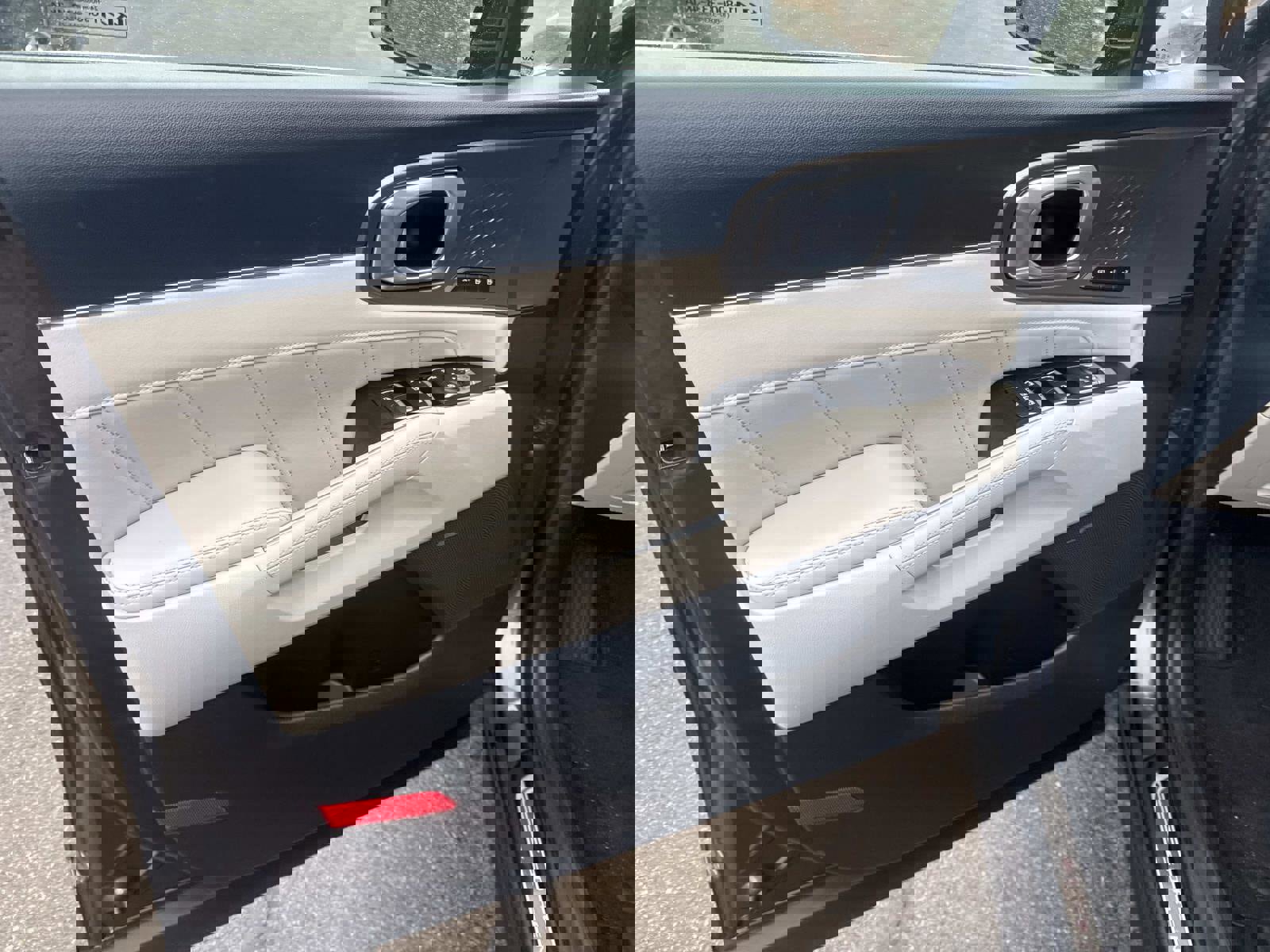 Used 2022 Kia Sorento SX Prestige w/ Panoramic Sunroof Package image 19