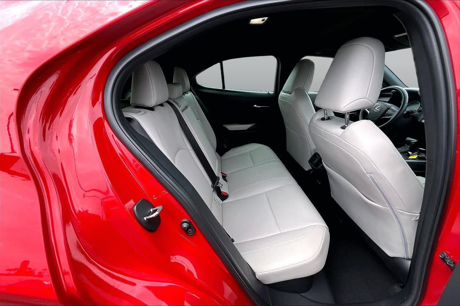 Used 2020 Lexus UX 250h AWD/4WD image 21