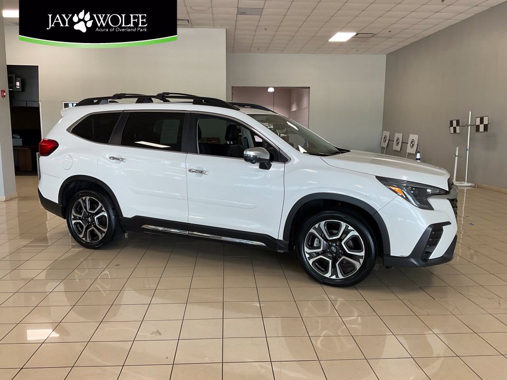 Used 2023 Subaru Ascent Touring AWD/4WD image 1