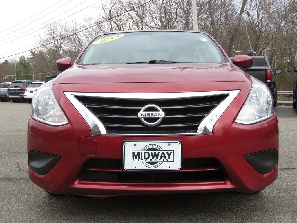 Used 2019 Nissan Versa SV FWD image 2
