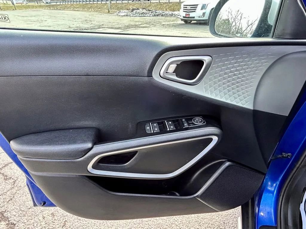 Used 2020 Kia Soul X-Line image 12