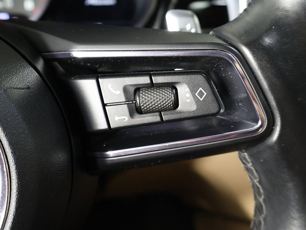 Used 2022 Porsche Macan image 38