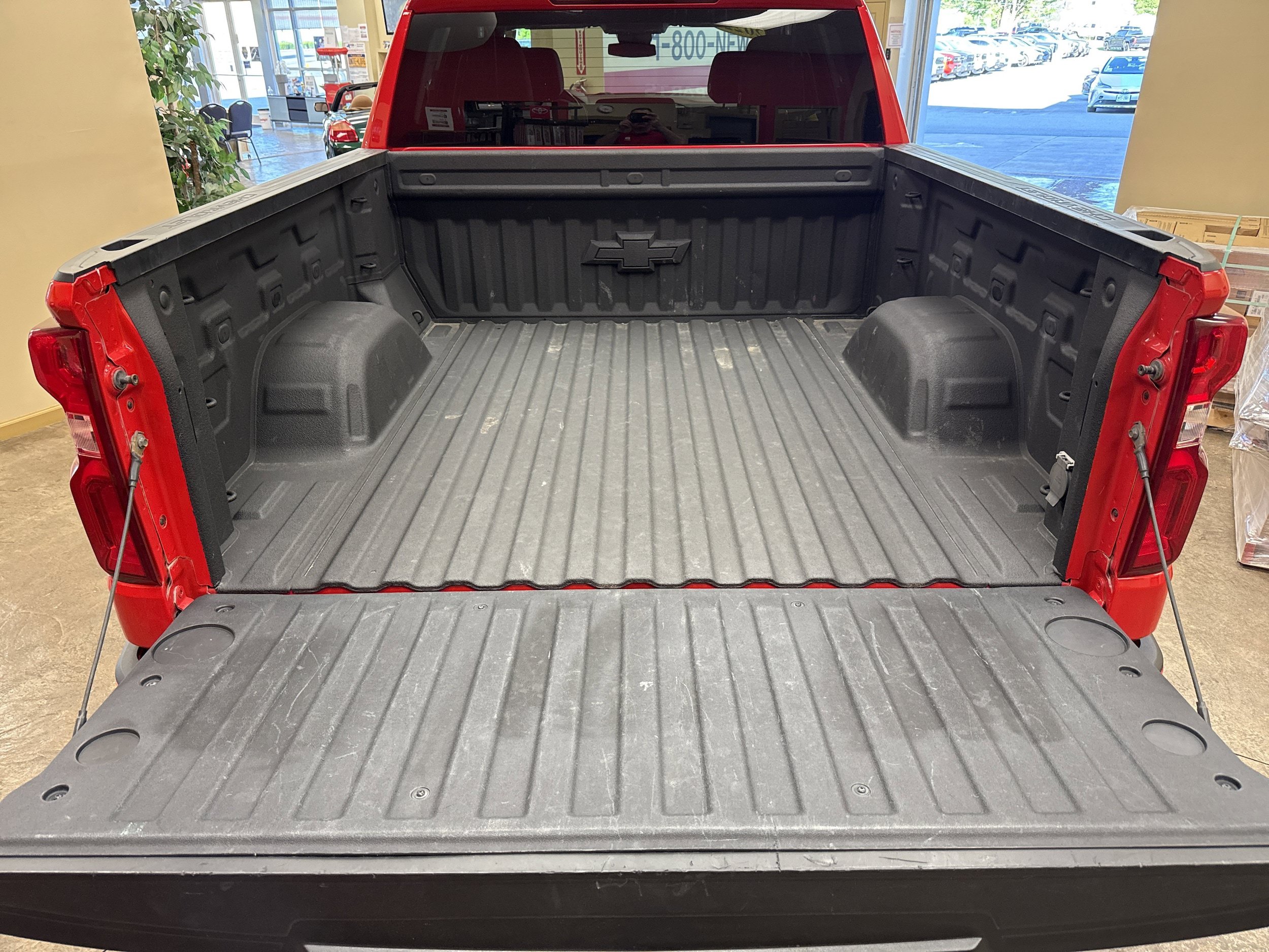 Used 2022 Chevrolet Silverado 1500 RST AWD/4WD image 23