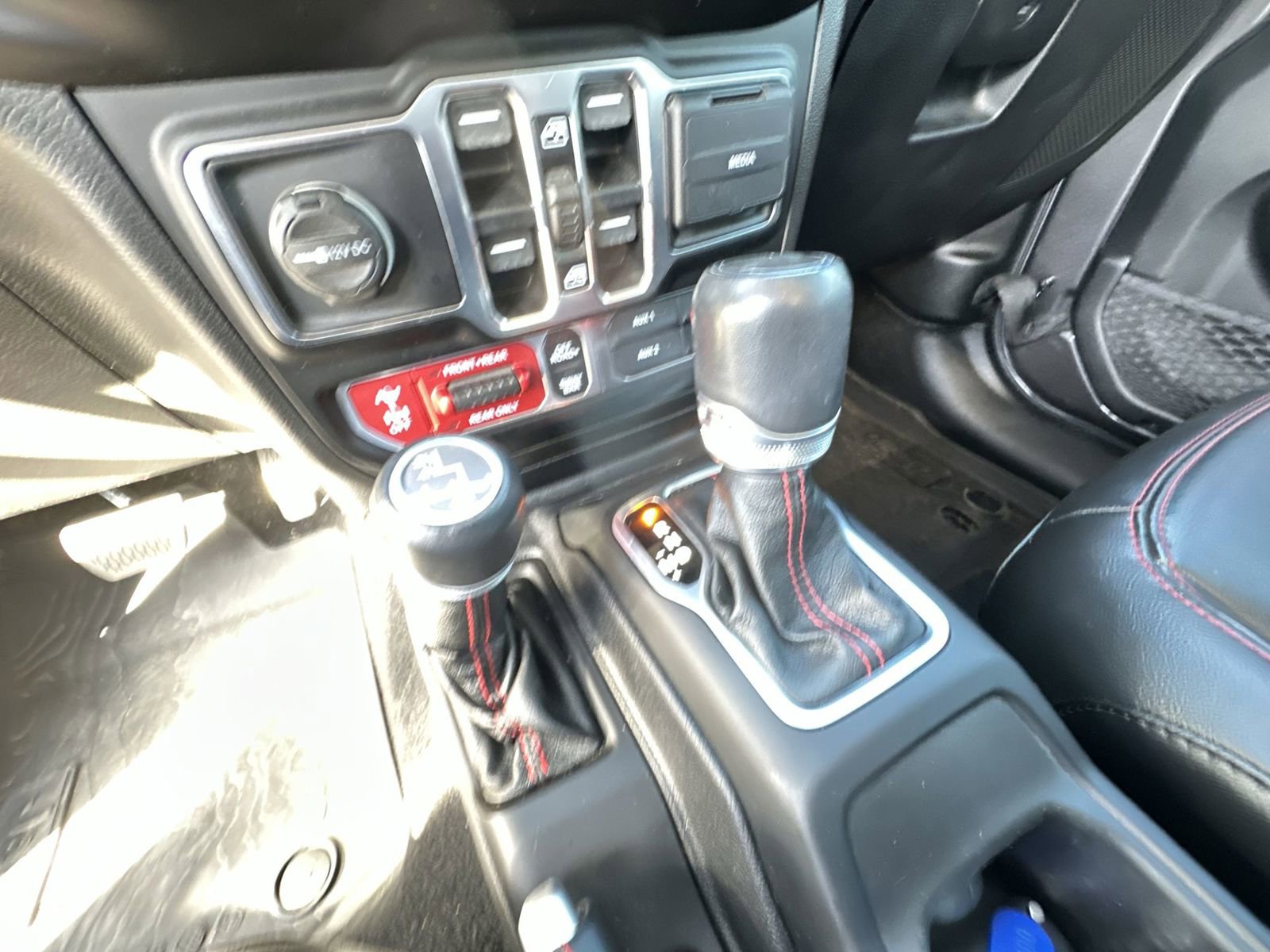 Used 2021 Jeep Wrangler Unlimited Rubicon AWD/4WD image 16