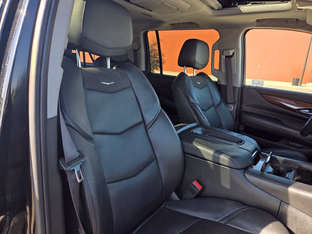Used 2015 Cadillac Escalade ESV Luxury AWD/4WD image 30