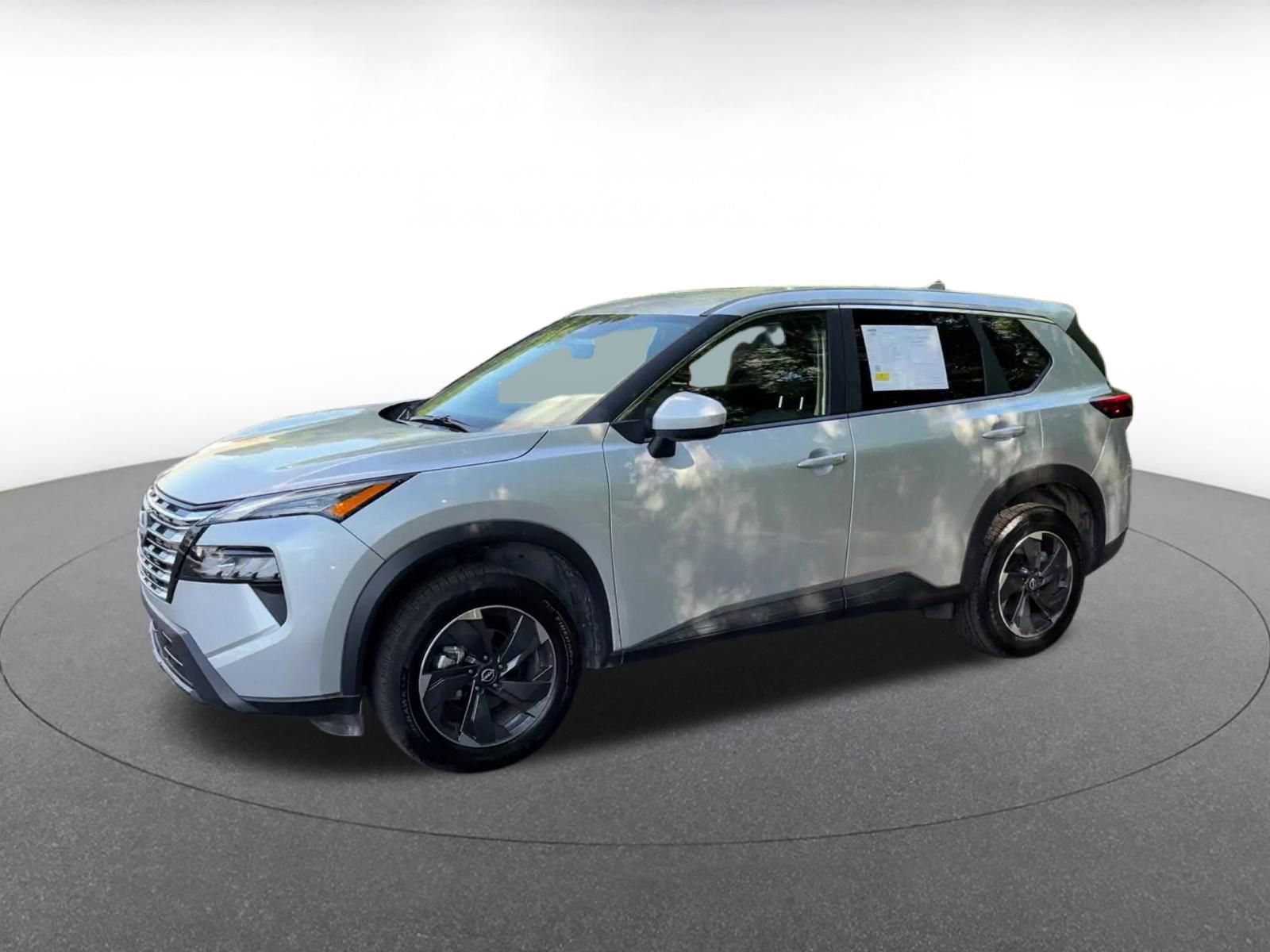 Used 2025 Nissan Rogue SV FWD image 8
