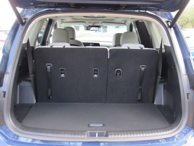 Used 2023 Kia Telluride EX w/ EX Captain's Chair Package image 5