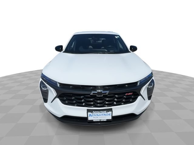 Used 2024 Chevrolet Trax RS w/ Sunroof Package FWD image 3