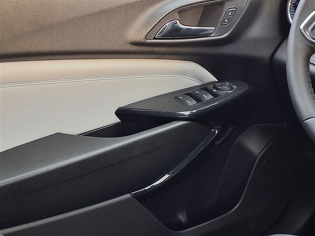 New 2026 Chevrolet Trax LT w/ Driver Confidence Package image 16