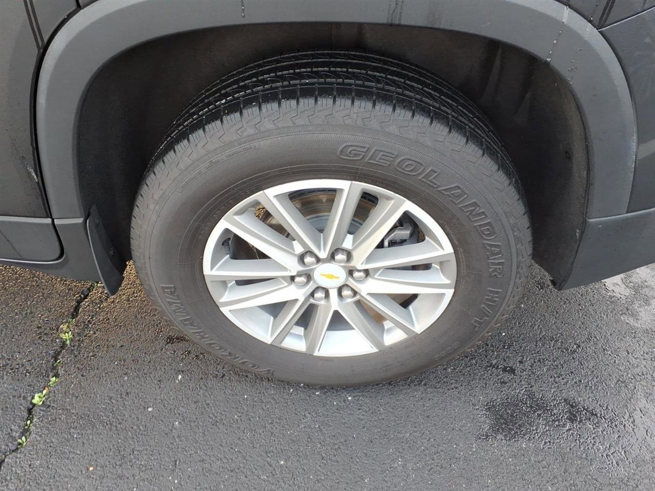 Used 2023 Chevrolet Traverse LT FWD image 7