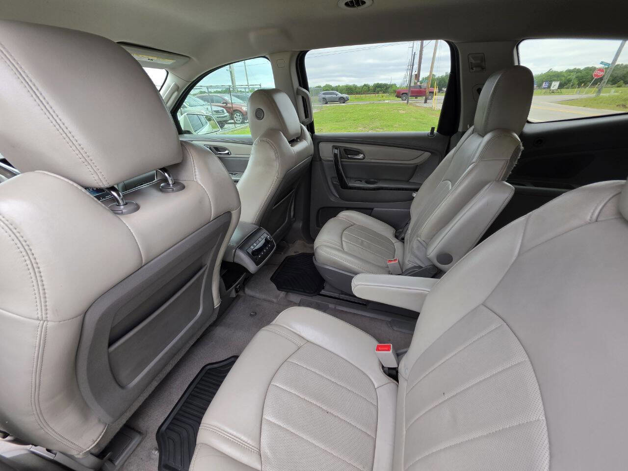 Used 2014 Chevrolet Traverse LTZ FWD image 4
