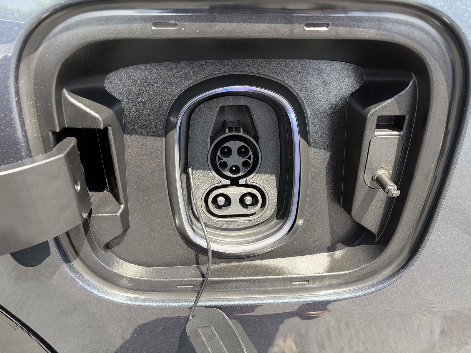 Used 2025 GMC Sierra EV Denali AWD/4WD image 10