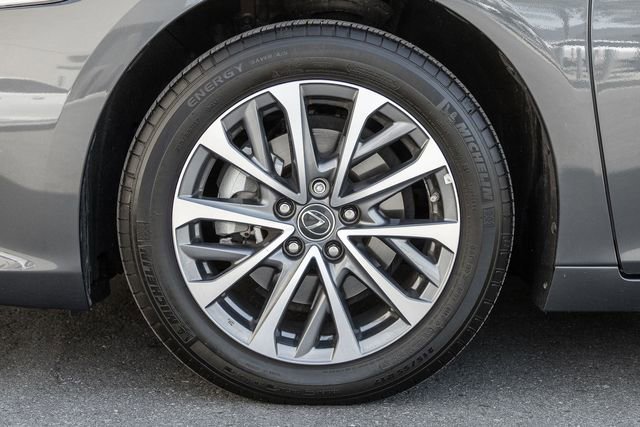 Used 2025 Lexus ES 350 w/ Accessory Package (Z2) FWD image 14