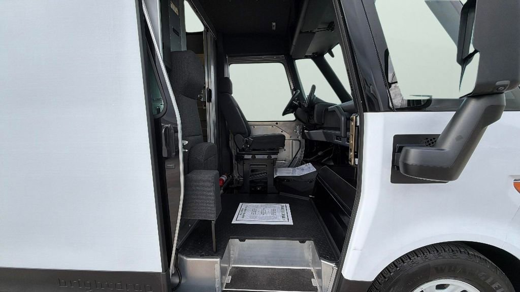 Used 2024 Chevrolet Brightdrop 600 w/ Commercial Equipment Package AWD/4WD image 29