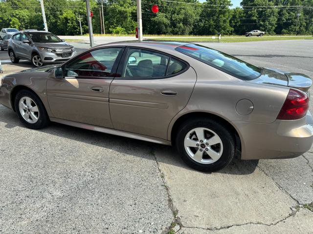 Used 2006 Pontiac Grand Prix w/ Preferred Package FWD image 8