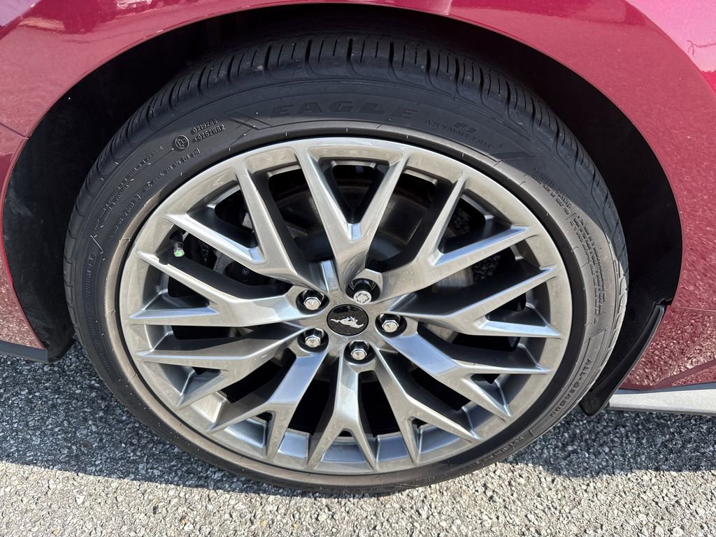 Used 2025 Ford Mustang GT Premium RWD image 16