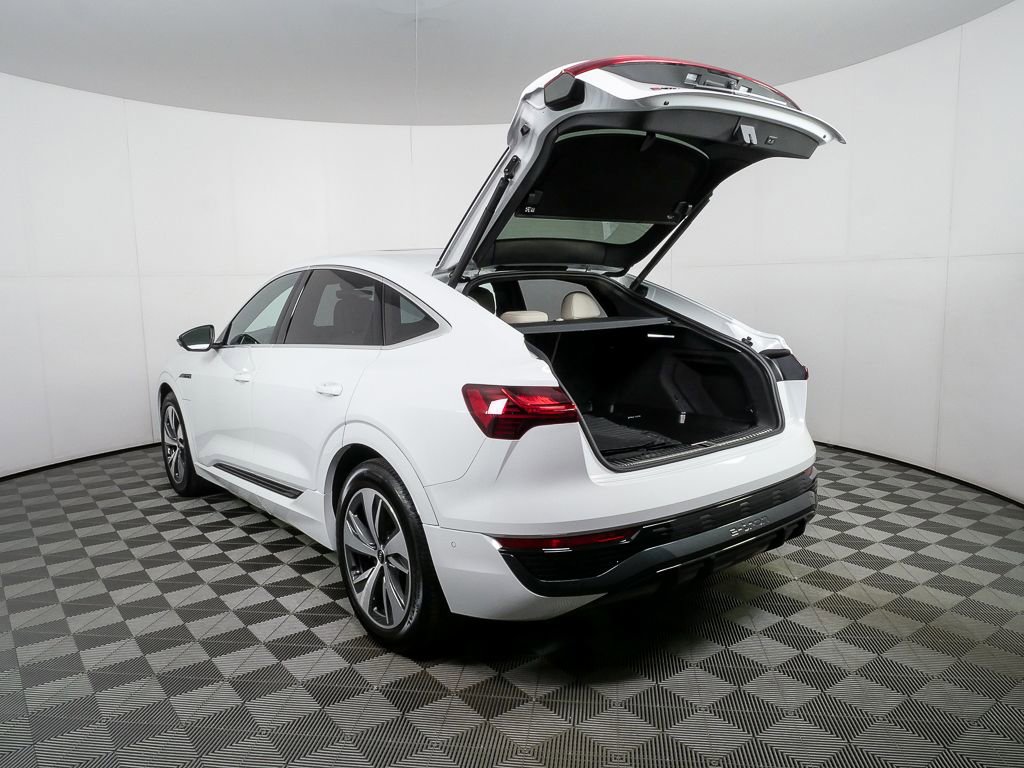 Certified 2024 Audi Q8 e-tron Premium Plus AWD/4WD image 34