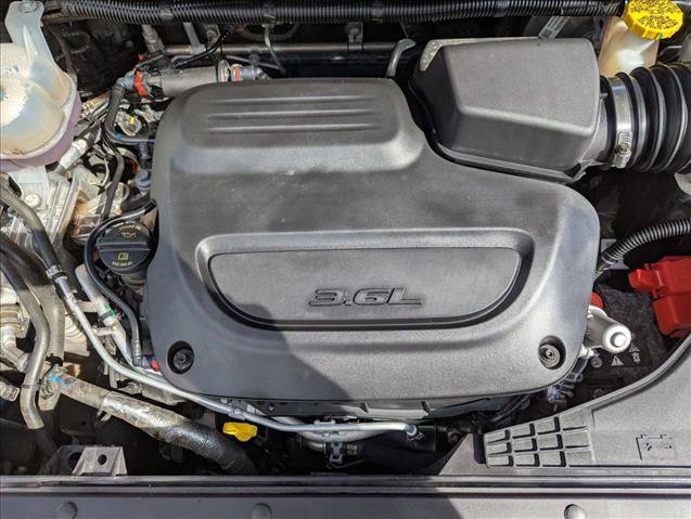 Used 2024 Chrysler Pacifica Touring-L image 23