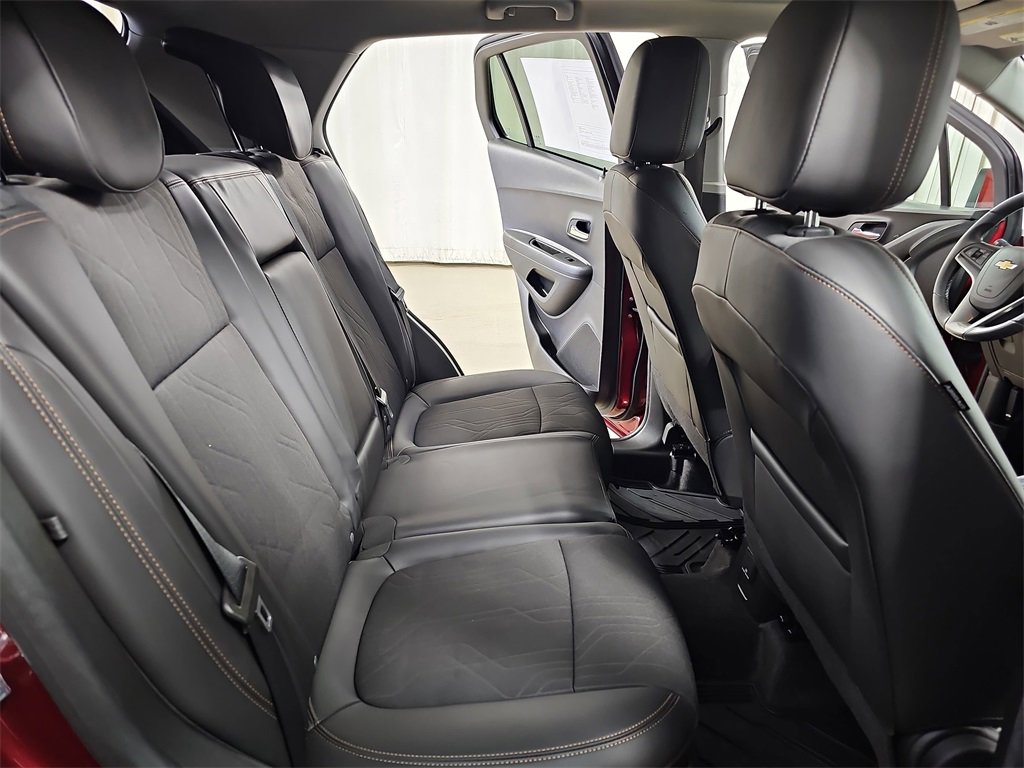 Certified 2022 Chevrolet Trax LT w/ LT Convenience Package image 14