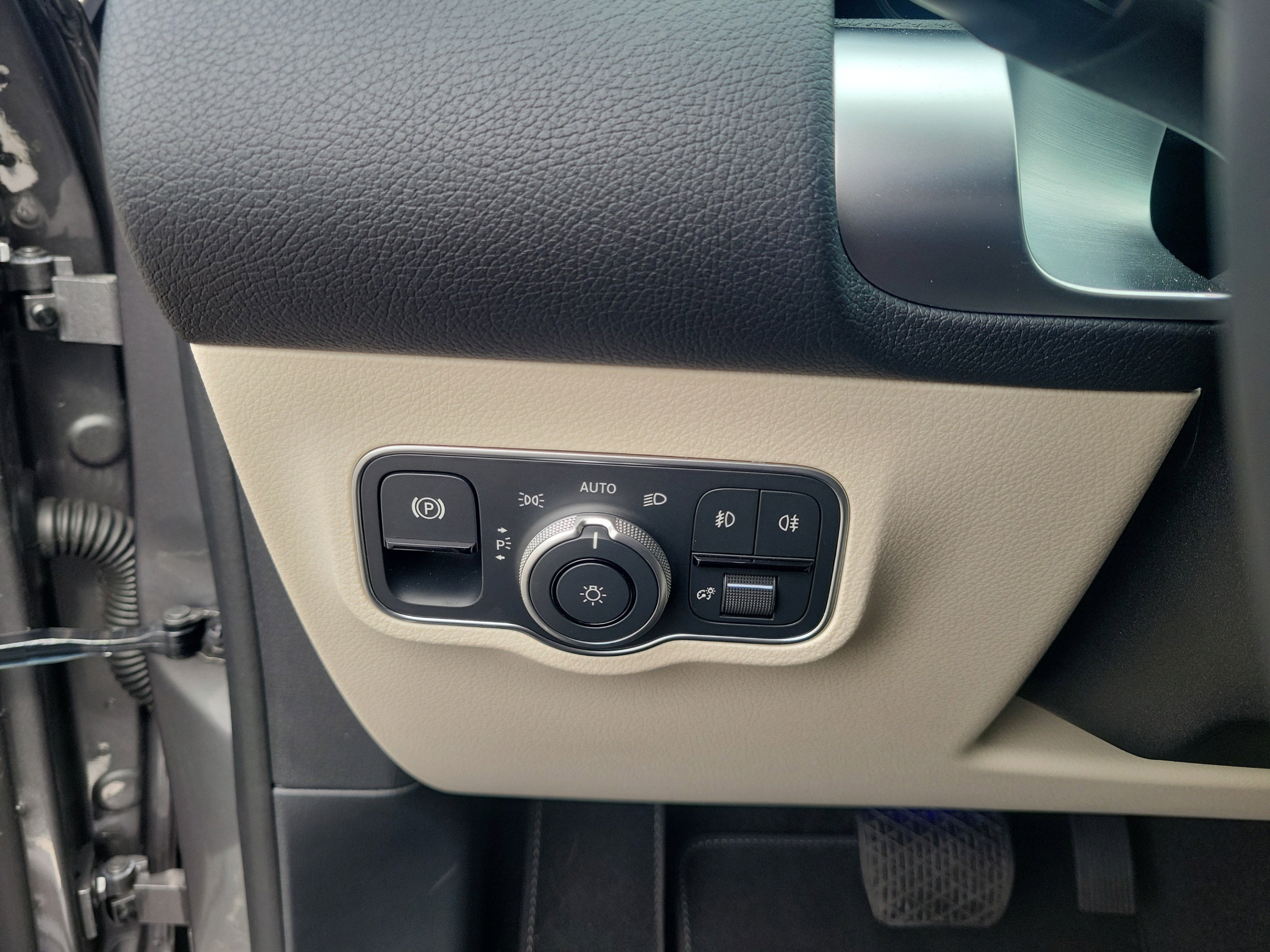 Certified 2026 Mercedes-Benz GLB 250 image 28