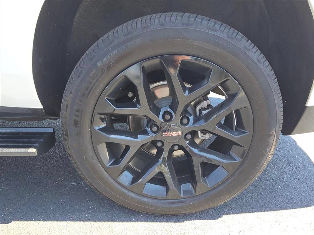 Used 2022 GMC Yukon XL Denali AWD/4WD image 13