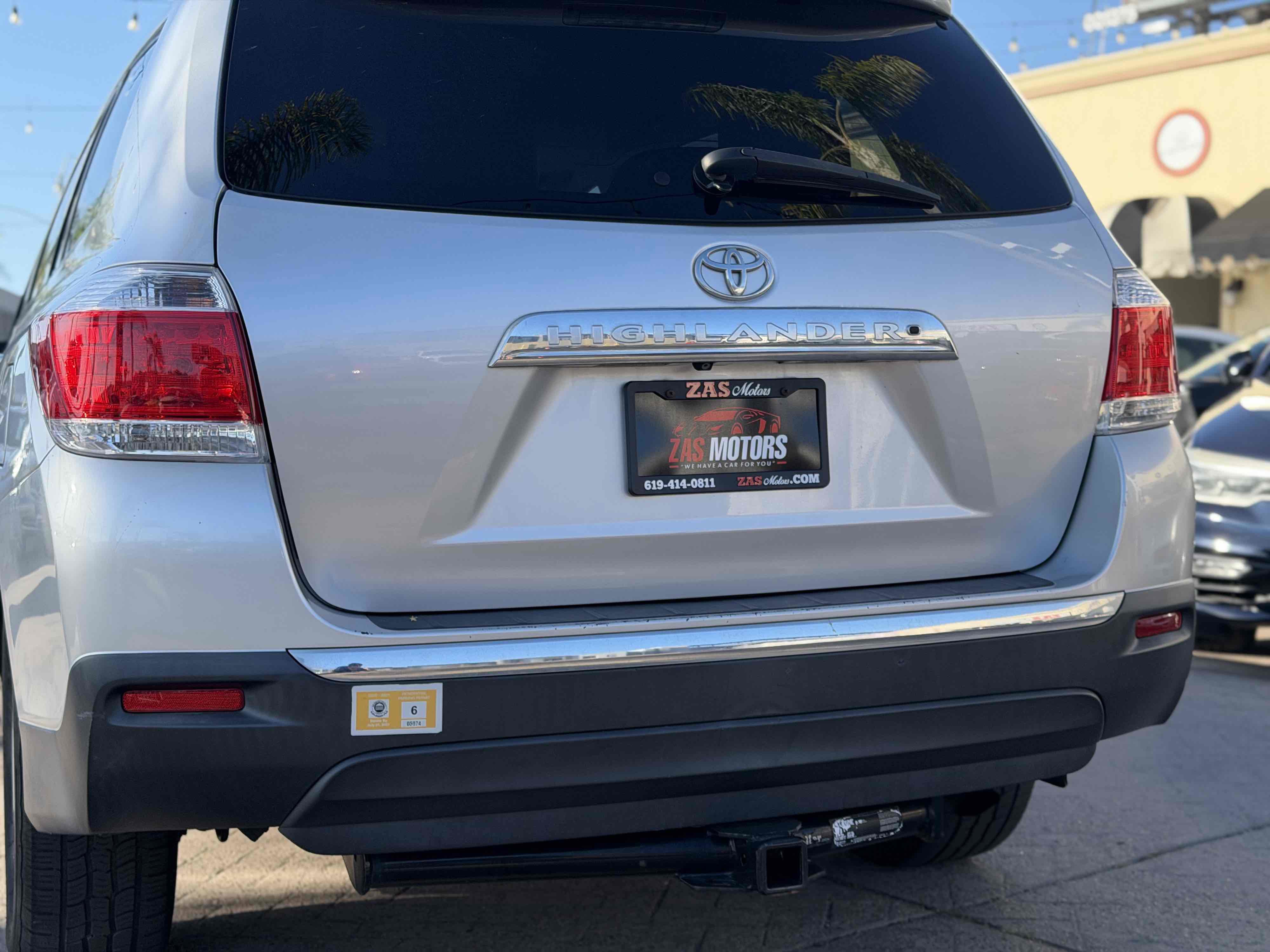 Used 2012 Toyota Highlander SE w/ Tow Pkg FWD image 10