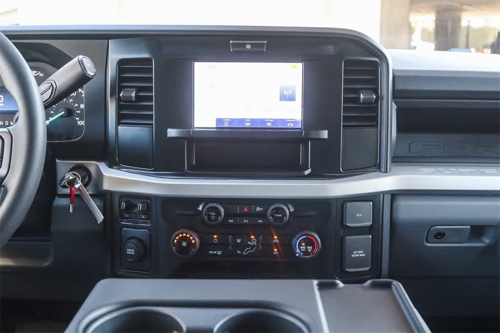 New 2026 Ford F450 XL w/ XL Chrome Package RWD image 21
